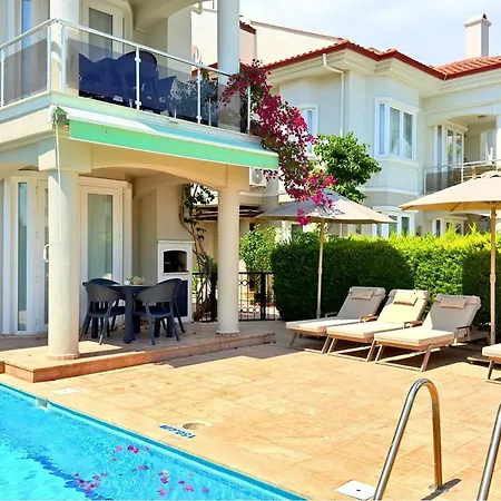 Fethiye-calis'ta 5 Yatak Odali 10 Kisilik Coral 3 别墅 *