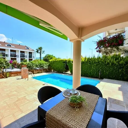 Fethiye-çalış'ta 5 Yatak Odalı 10 Kişilik Coral 3 Villa Fethiye